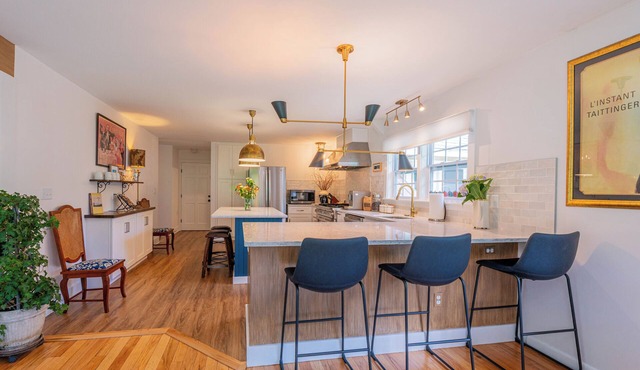 Modern Mountain Retreat w/Chef’s Kitchen