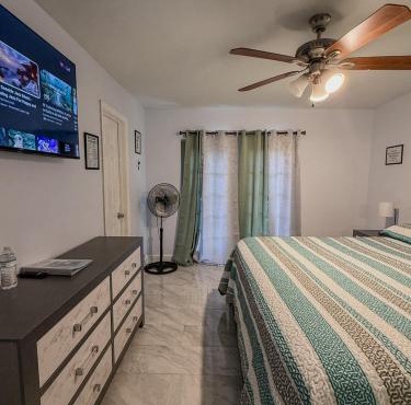 Modern Private Studio w-Kitchen-Near Beach N-Dining Major international sporting event Ready
