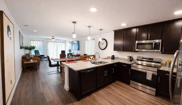 Modern Riverside Home Sleeps 8 Near Downtown