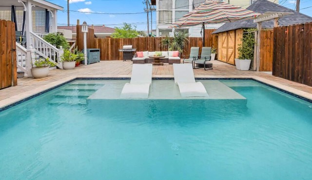 Monkey Business! Private Pool & Ping Pong Table! The best place to monkey around!