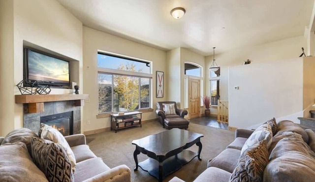 Mountain Getaway Private Hot Tub Included!