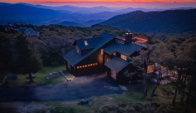 Mountaintop Chalet Sauna Hot Tub CountryClubAccess
