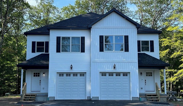 NEW - 3 Bedroom with Thoroughbred Farm & Lake View