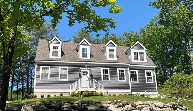 Newly Built 4 Bedroom Lake House with Kayaks & Paddle Boards!