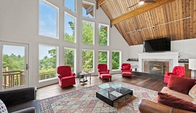 NEWLY RENOVATED! Lake George Mtn Retreat: Hot tub, BBQ, Firepit, 2-tiered Deck!
