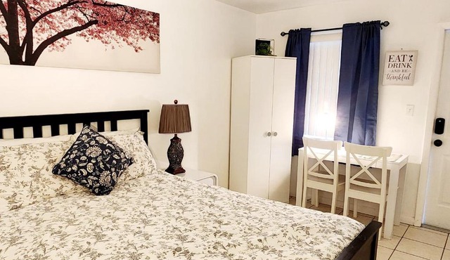 Oasis At Hollywood Unit 6- Sleep 2