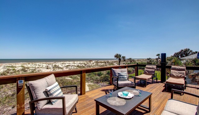 Oceanfront Duplex in Prime Location!