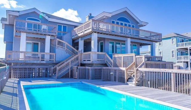 Oceanfront Estate, Corolla, 7 Bedrooms, Heated Pool, Hot tub with oceanview, Lighthouse views