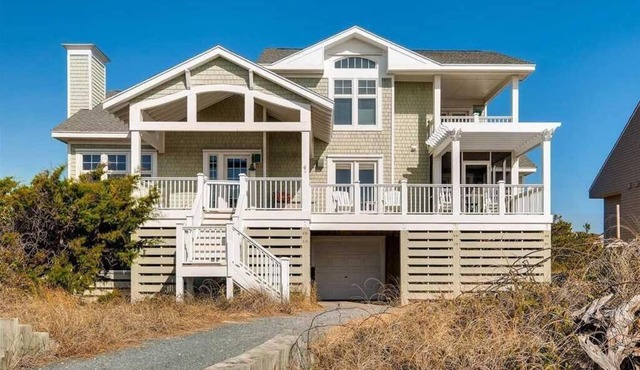 Oceanfront, separate detached suite with rental of home, BHI