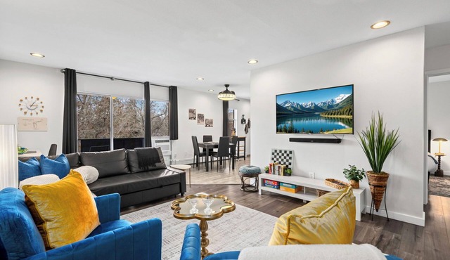 Old Town Condo Near CSU Pool, Sauna, Gym & Bikes