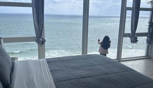 On the BEACH-BeachOcean Front condo-Balcony-Views every where -No resort fee