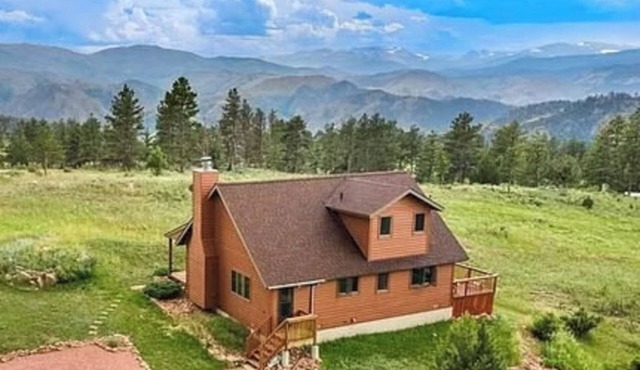 Panoramic Views! 'The Cozy Fox Cabin' in Livermore