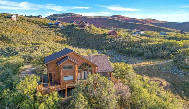 Peaceful, spacious log cabin in beautiful Heber, UT