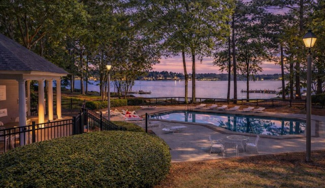 Pet Friendly in Great Waters, Docks, Tennis, Pool