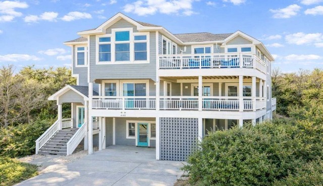 PI-4 "Don't Blink" Saturday-Saturday Private pool! Hot tub! Minutes to the beach!