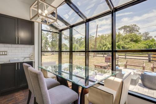 Pool Table, Fire Pit: Spacious Home in Dover! in Dover