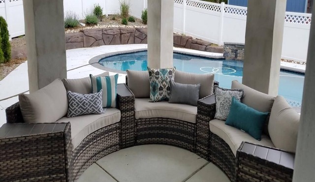 Poolside Bay Haven: POOL IS OPEN UNTIL OCT 12! Family & Pet Friendly!