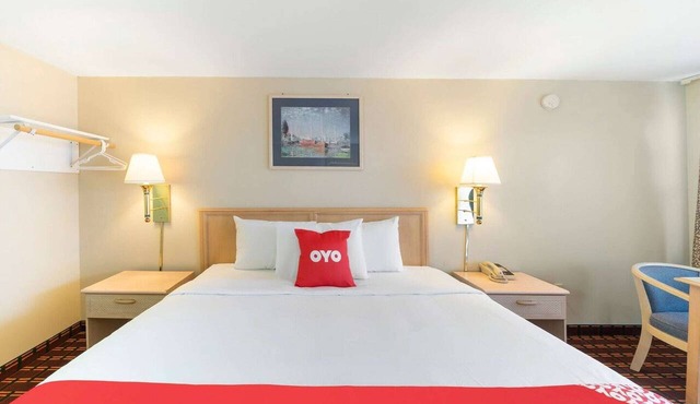 Premium King Room with Jetted Tub