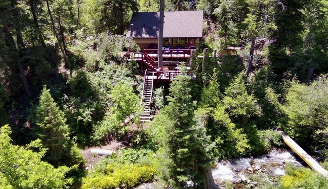 Private mountain escape Above the creek Hot tub Quiet setting Tucked into Sundance Canyon