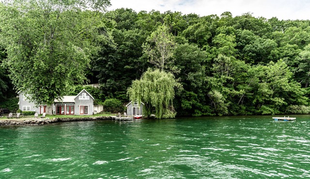 Private, Rustic, Quiet, Quirky! Welcome to O'Cottage! 150 feet of lake frontage