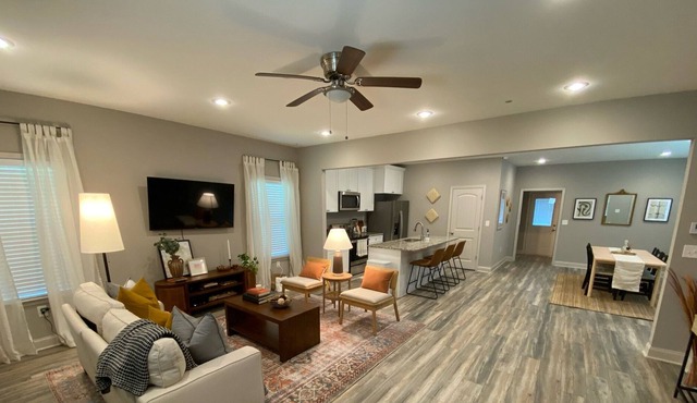 Quiet Family Home - Minutes from Downtown ATL - Close to Airport & Free Parking
