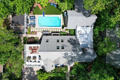 Quiet Pines Escape with Private Pool and BBQ near the Beach