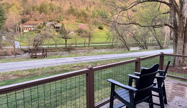 Riverfront Wilderness Cabin in Cullowhee