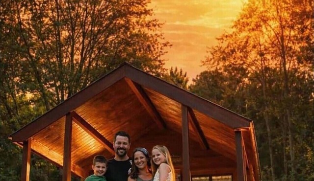 "Romantic Escape. Sauna Bliss & Starlit Evenings."