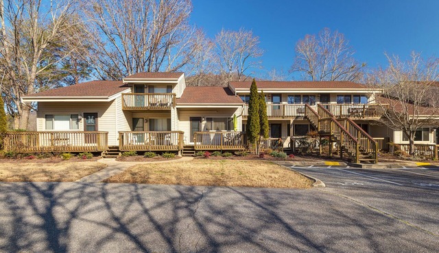 Rumbling Bald Resort Condominium at beautiful Lake Lure, Western North Carolin