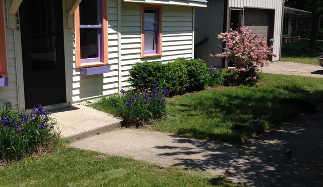 Saugatuck/Douglas Cozy Cottage Walking Distance To Town, 1 Mile To Lake Michigan