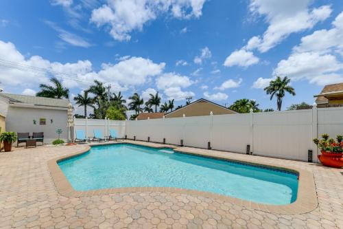 Screened Patio + Pool: Work Remote in Boca Raton!