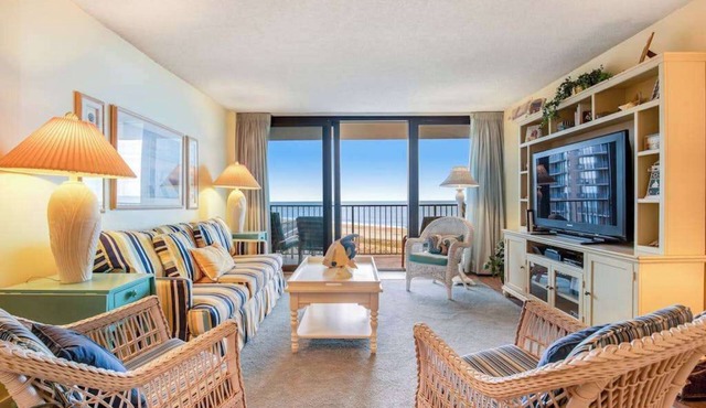 Sea Colony Ocean 6th floor condo w/pool, gym, and free WiFi