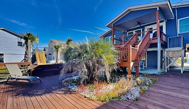 Sea Ya Beaches | Canalfront + Covered Porch!