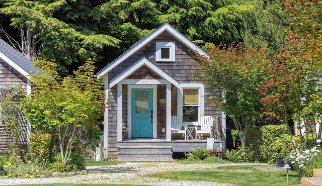 Seabrook's Beachy Keen, a private hot tub