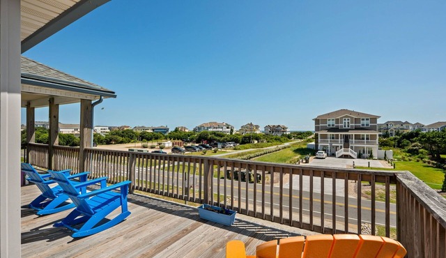 Second Wind: Oceanside with Views, Close to Beach and Lighthouse!