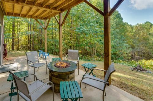 Serene Cabin w/Deck & Fire Pit in Blue Ridge Mtns