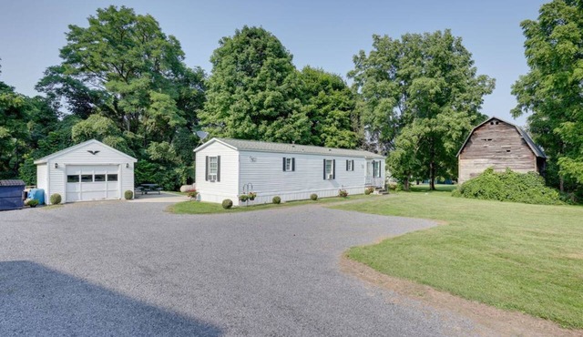 Serene Getaway Centrally Located in the FLX