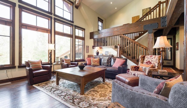 Silver Star Cottage #04. Pool Access and Private Hot Tub | 5 Min to Main St