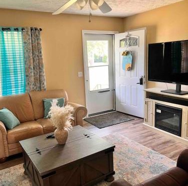 Sleeps 10 Travelers Haven