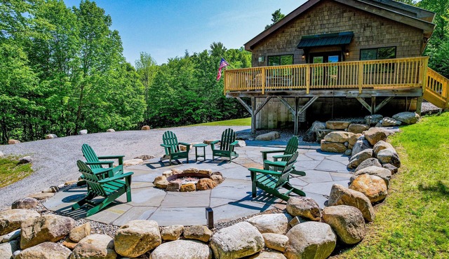 Sleeps 12 | 40 Private Acres | 10 Min Gore Mountain | 5BR Lodge