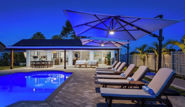 Sleeps 16! Heated Pool+Pickleball+MiniGolf+Firepit