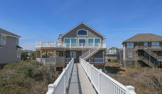 Sophie's Place - Beautiful OCEANFRONT home in DUCK! 5 bed, 4.5 bath