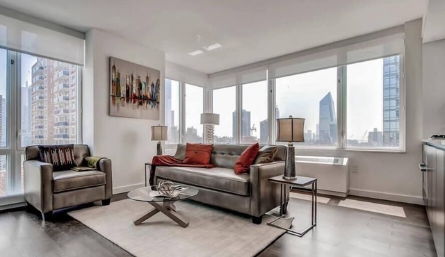 Spacious 1BR | Full Kitchen | Washer/Dryer | Balcony | by GLS
