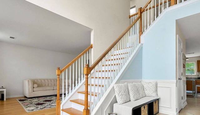 Spacious 4-bedroom house with AC, WiFi in peaceful quiet neighborhood in Atlanta