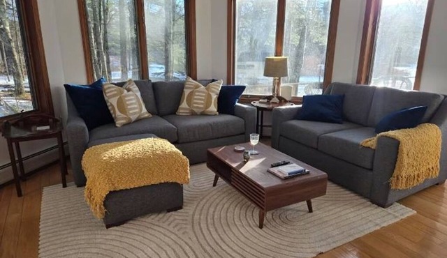 Spacious 4-bedroom lake/ski house in Poultney, VT.