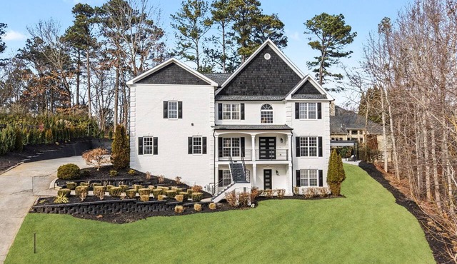 Spacious 5-bedroom house in perfect location