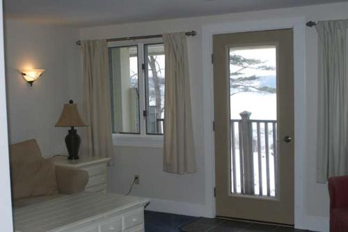 Spacious riverfront with balcony Sheepscot Harbour Vacation Cub Studio #211 in Edgecomb