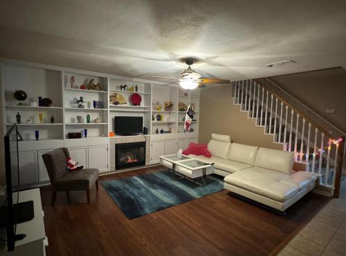 Spacious Room in A Nice House