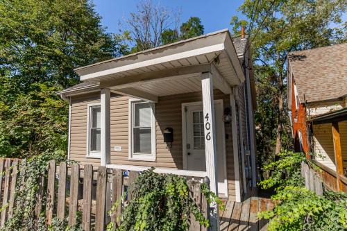 Studio Apt - Easy Access to City and Amazing View in Pittsburgh