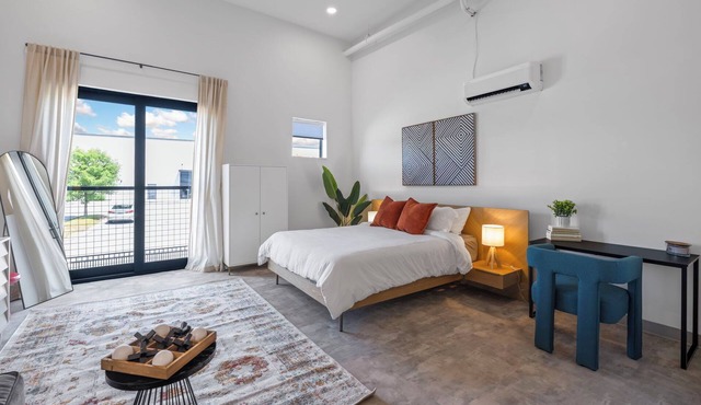 Studio | Near Walnut Bridge & Discovery Museum
